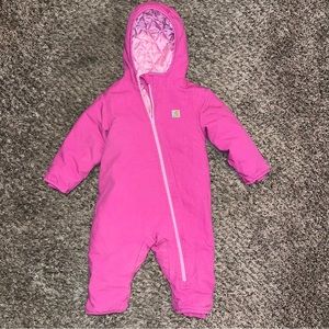 Carhartt snowsuit size 18 months 
In excellent condition